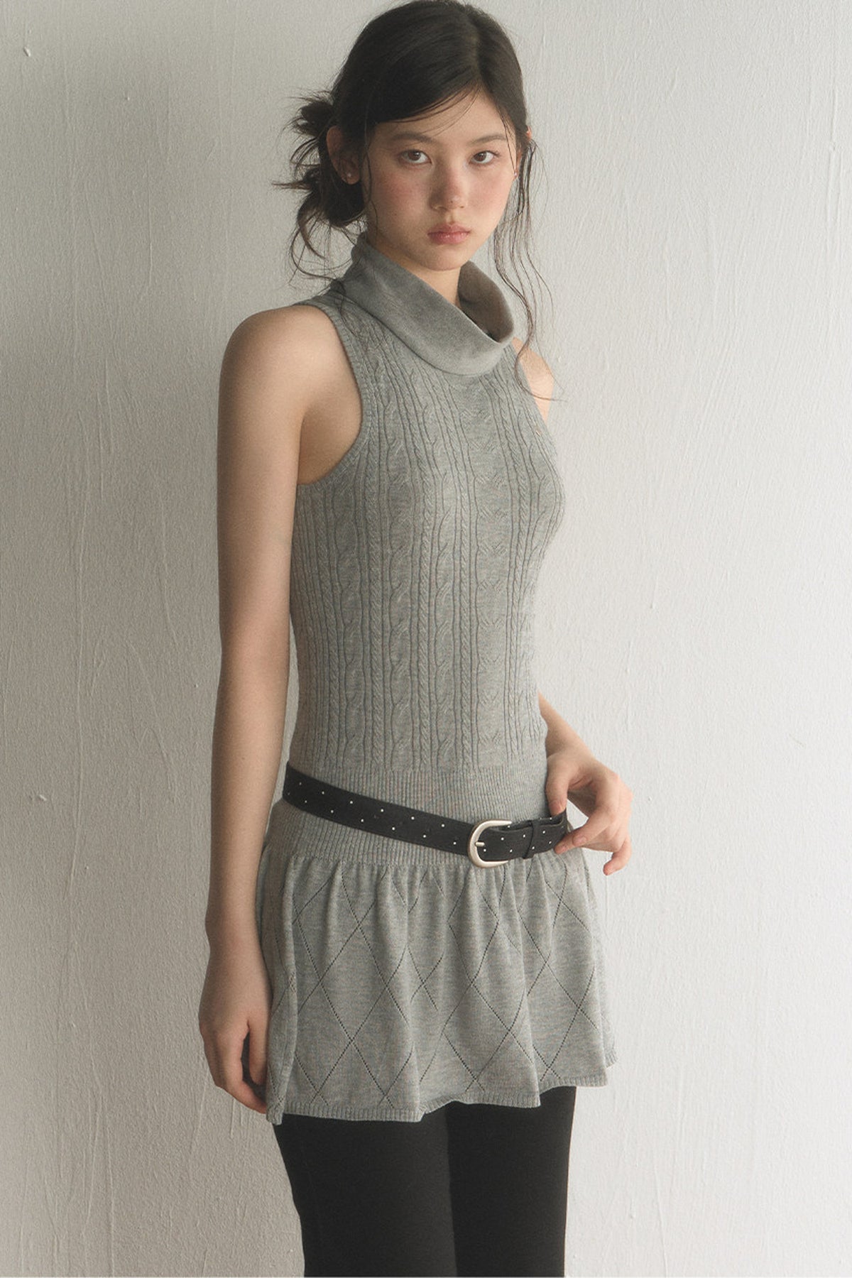Sleeveless Quilted Knit Dress And Pants Set-Up