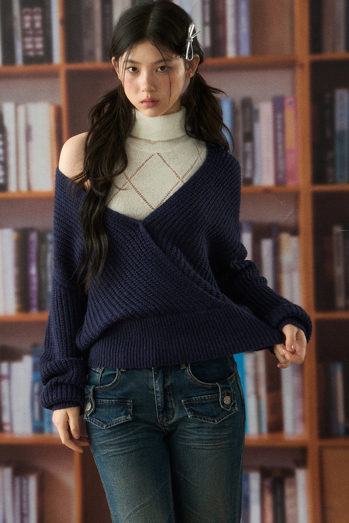 Off-Shoulder V-Neck Knit Sweater Set-Up