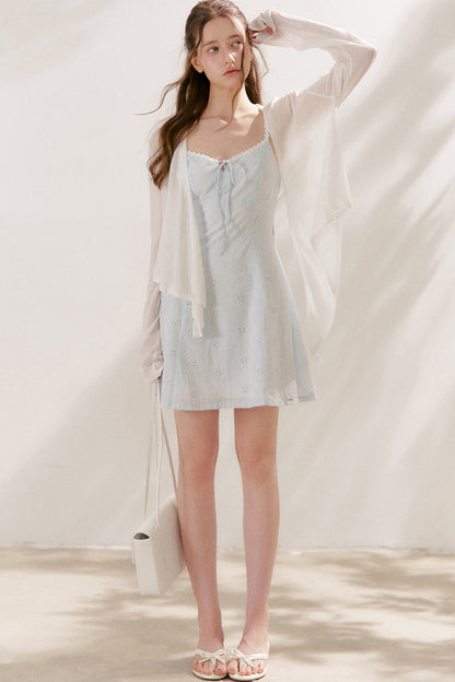 Ensemble robe caraco en coton brodé de fleurs