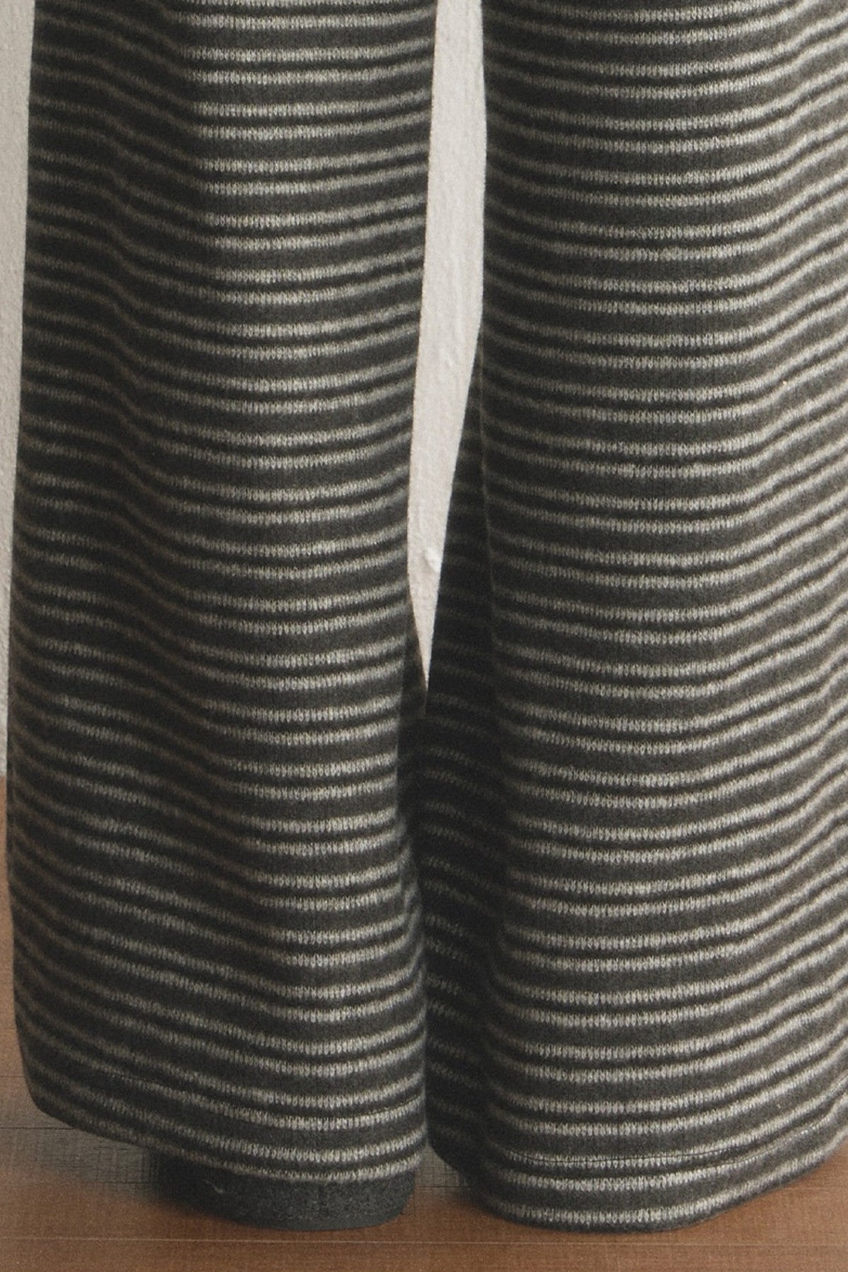Drapey Loose Elastic Waist Striped Wide-Leg Pants