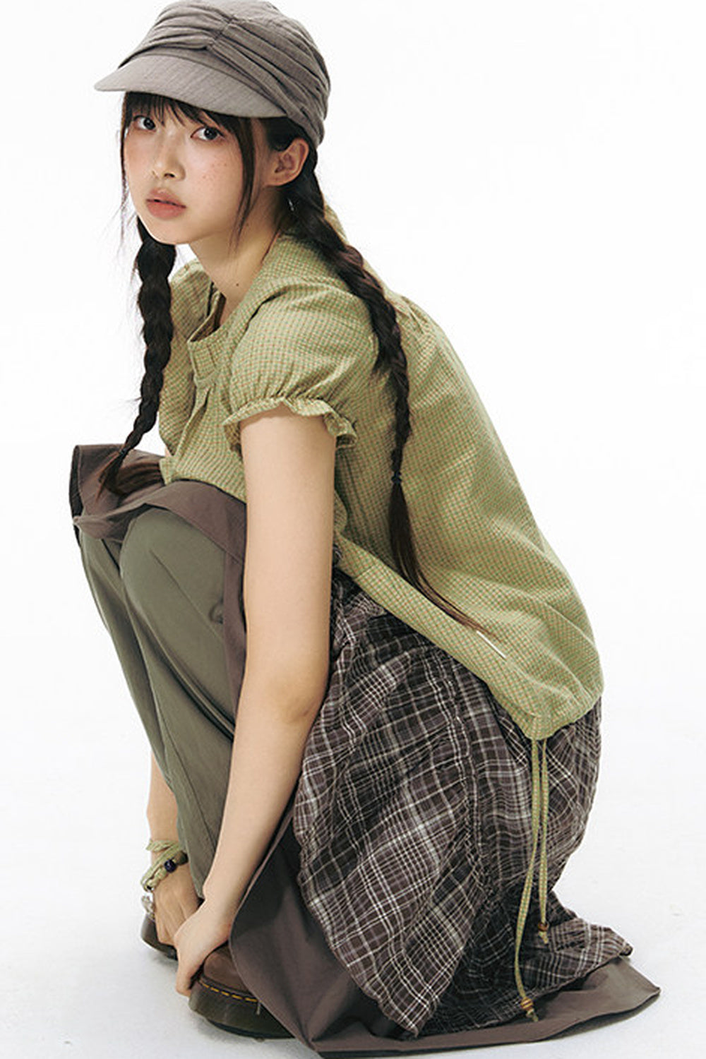 Camicia girly con maniche a sbuffo e girocollo