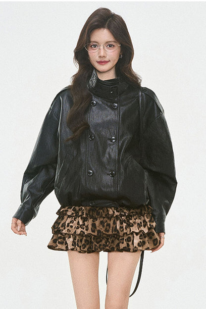 Set aus Lederjacke in Knospenform und gestuftem Leopardenrock
