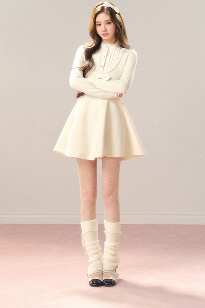 Robe grise à nœud à la taille