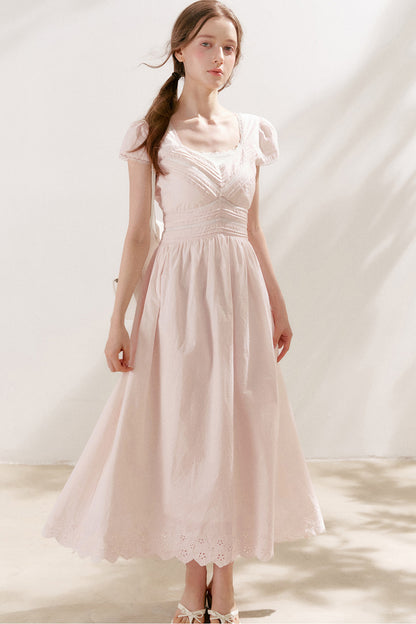 Plissiertes langes Baumwollkleid-Set mit Spitze und V-Ausschnitt