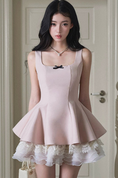 Robe en dentelle à nœud narcisse