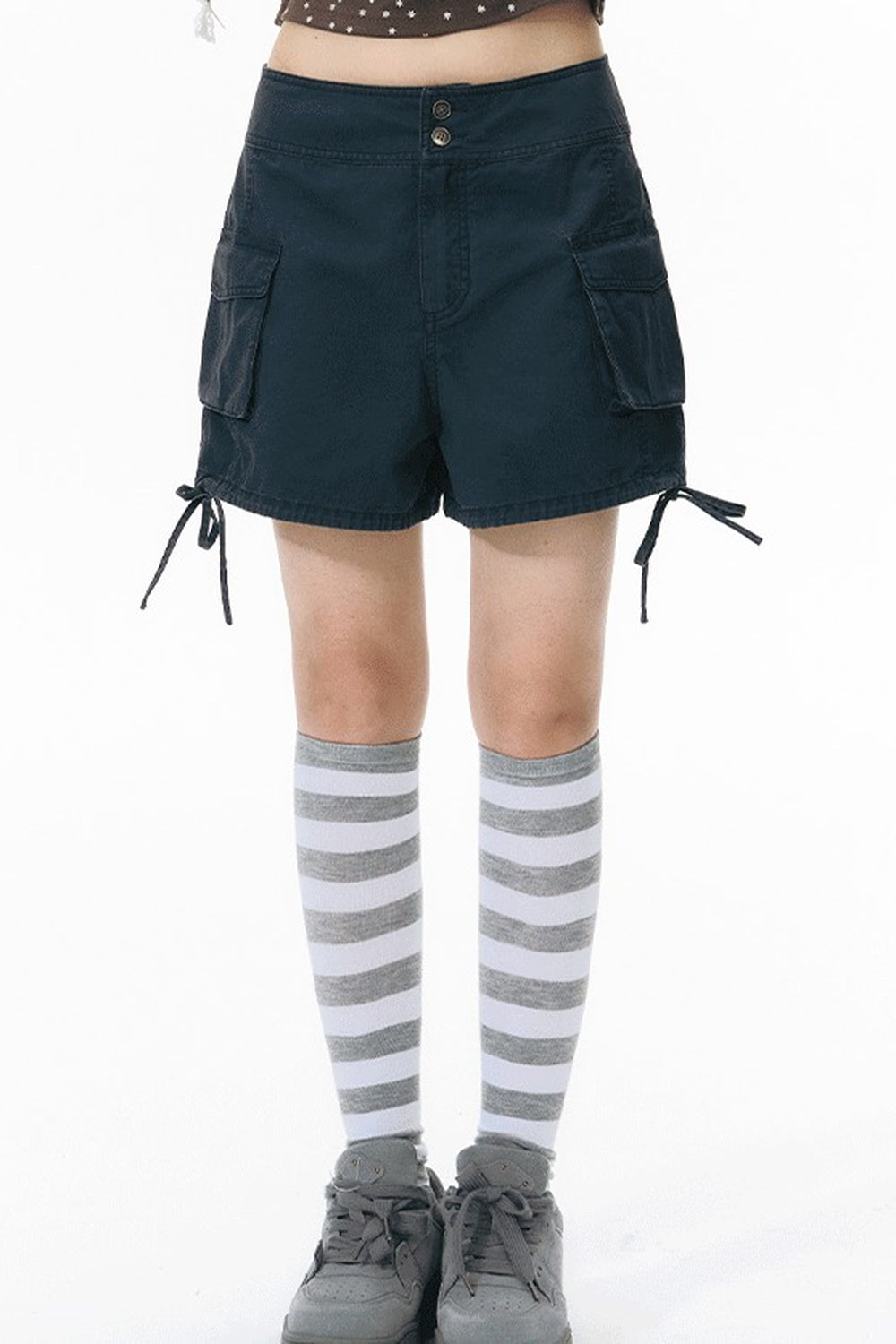 Gewaschene kurze Cargo-Jeanshose