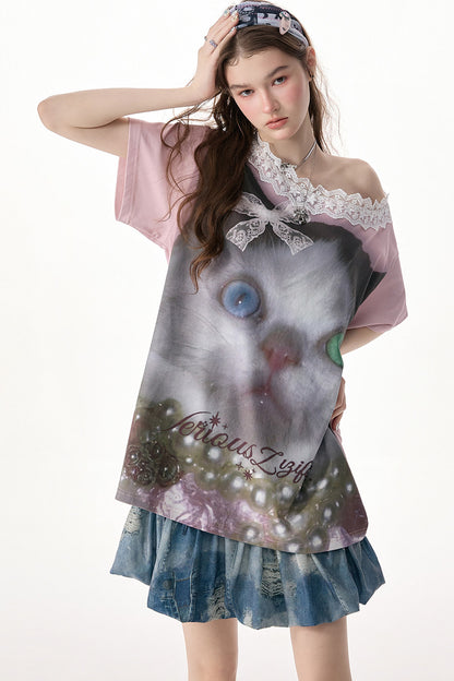 Weit geschnittenes T-Shirt mit Katzenprint und Spitzenkragen