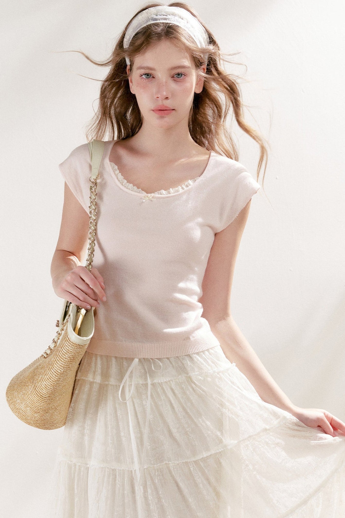 Lace Trim Square Neck Short Sleeve Knit Top