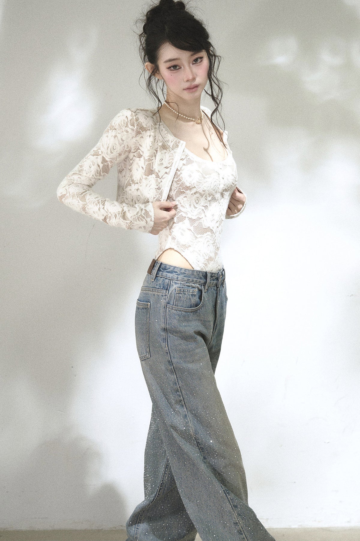 Ensemble cardigan et body caraco à dentelle