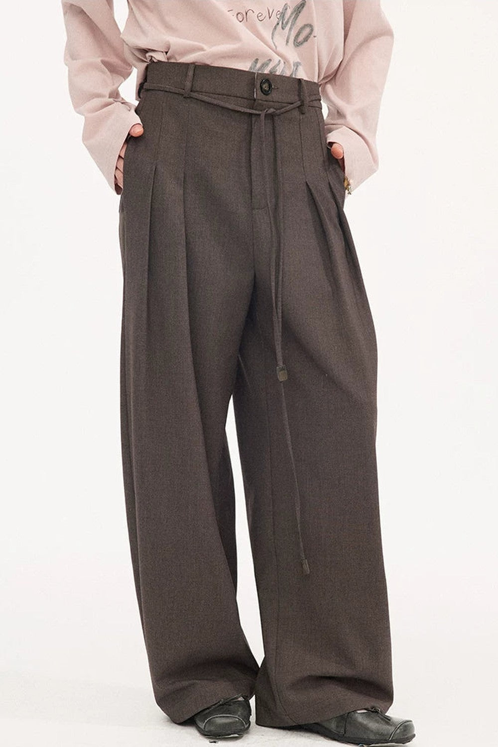 Pleated Curved Wide-Leg Pants