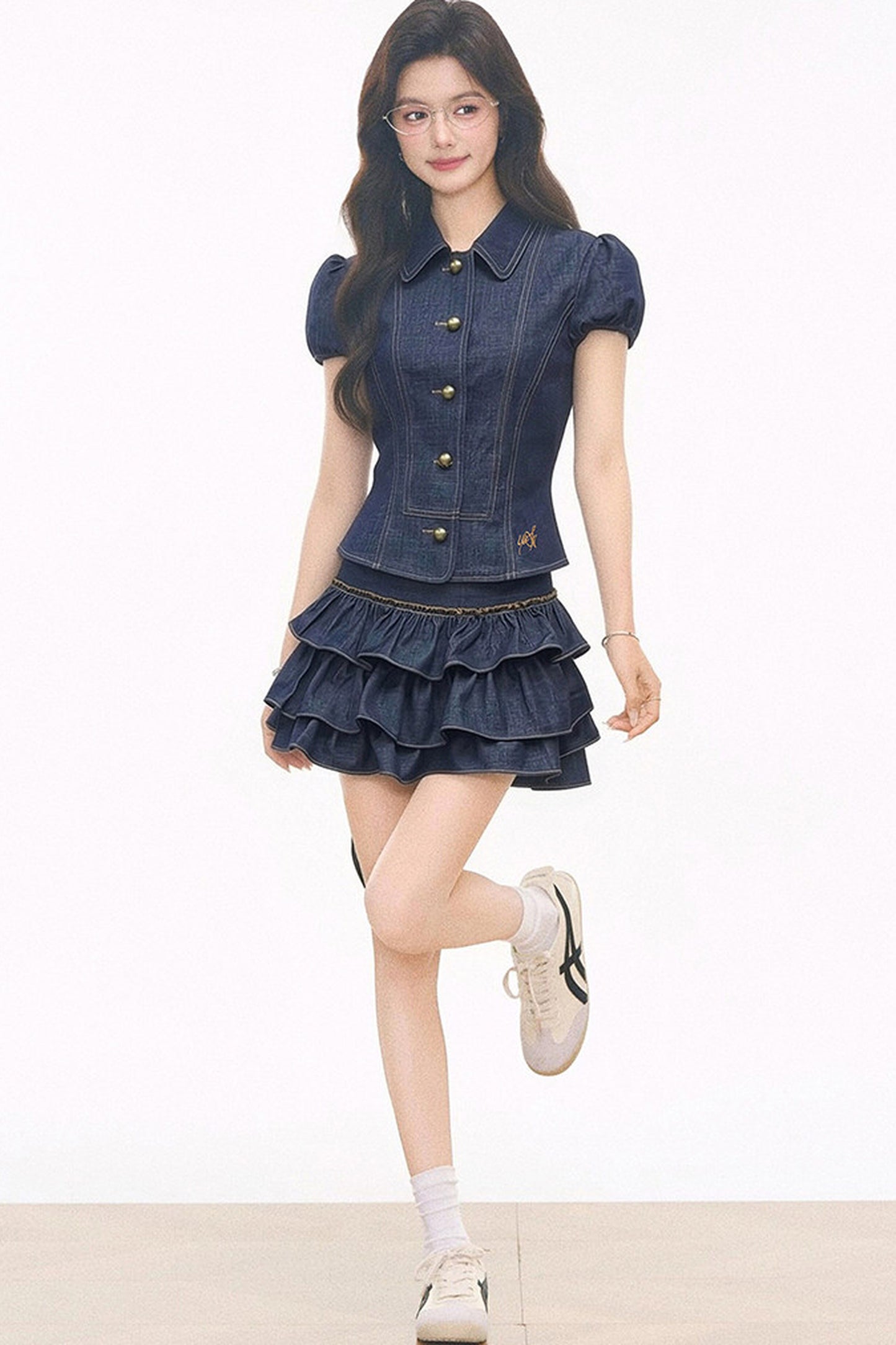 Completo estivo in finto denim con blusa e gonna