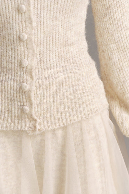 Wavy Edge V-Neck Knit Cardigan