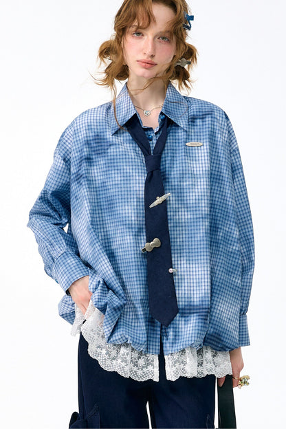 Blau karierte Bluse mit Spitzensaum