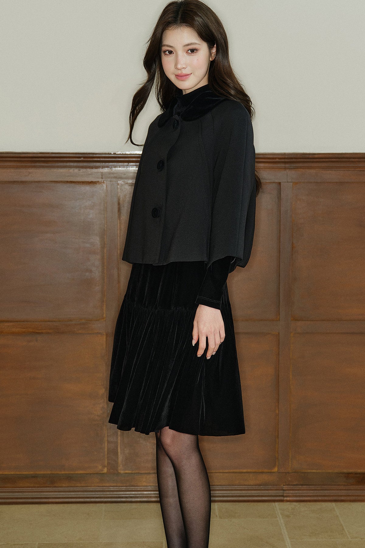 Short Velvet Doll Collar Cape