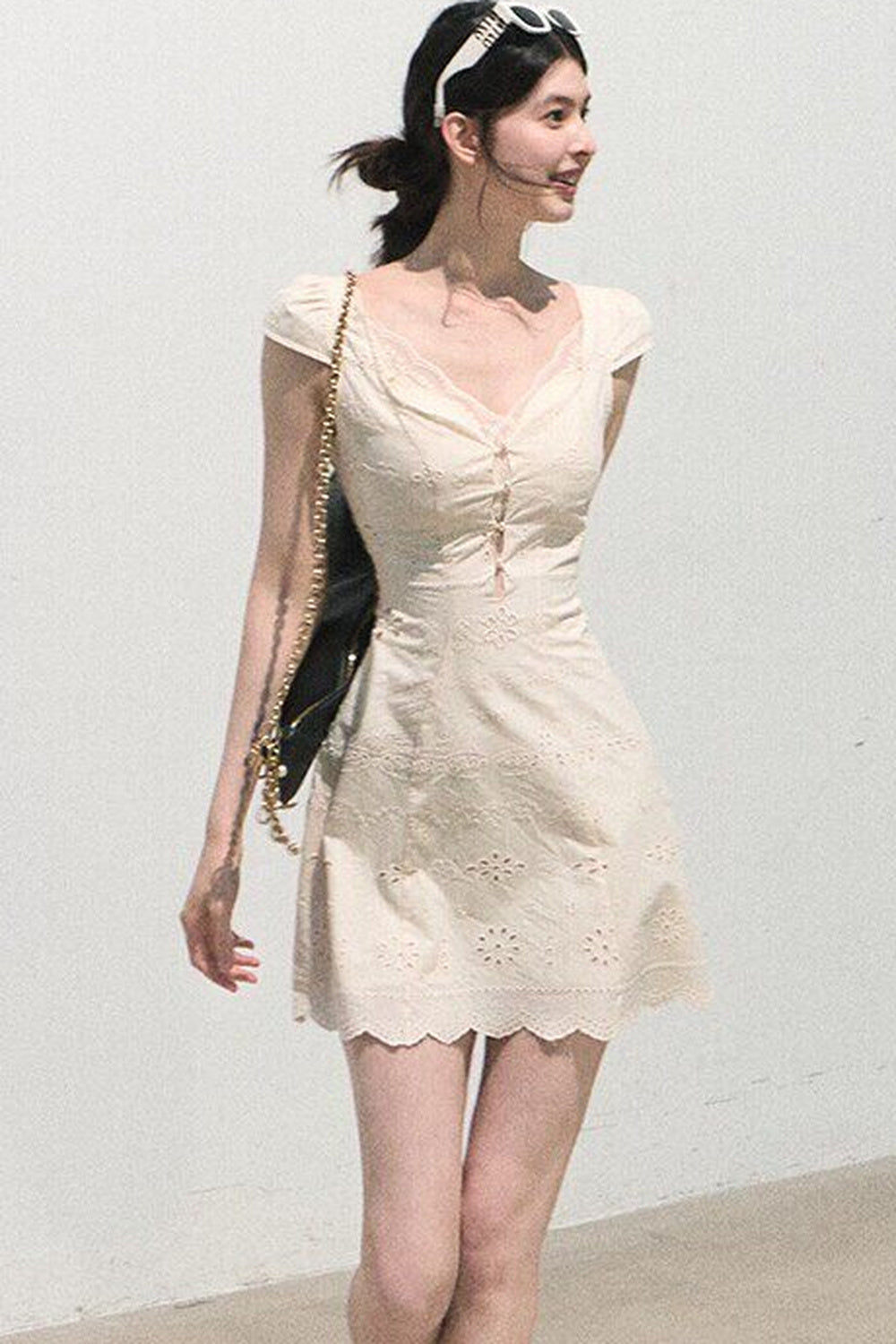 Trägerkleid mit französischer Spitze