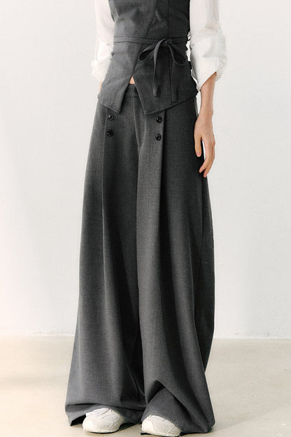Stilvolle drapierte Hose mit weitem Bein