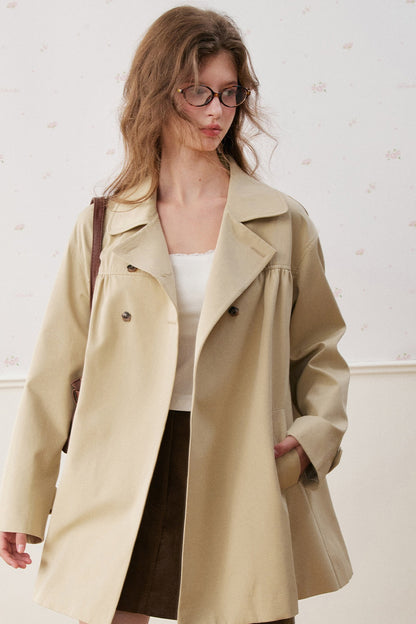 Zweireihiger Trenchcoat mit Kragen