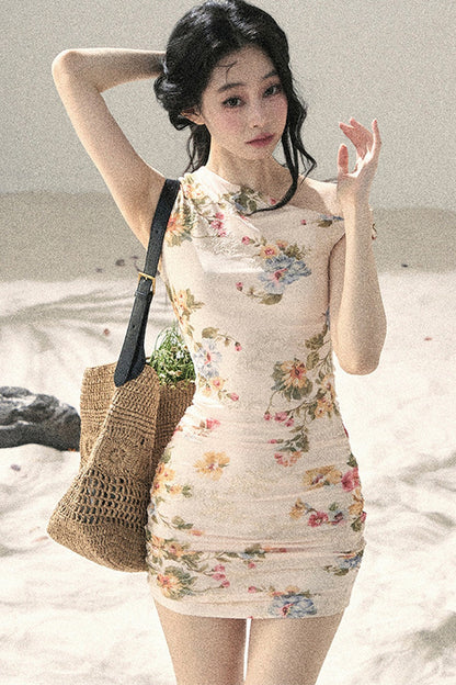 Sommerkleid aus Netzstoff mit Blumenmuster und Fischschwanz-Saum