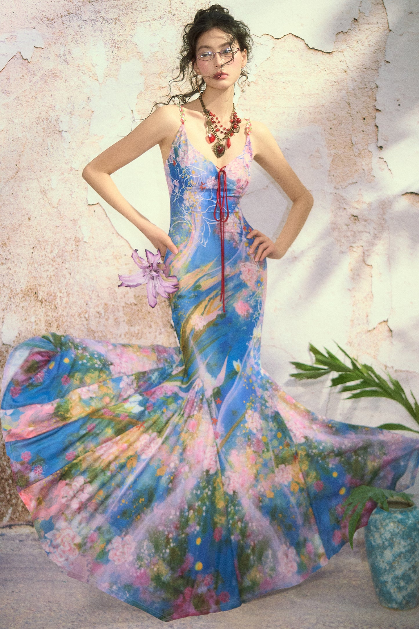 Neckholderkleid mit Ölgemälde-Print und weitem Saum