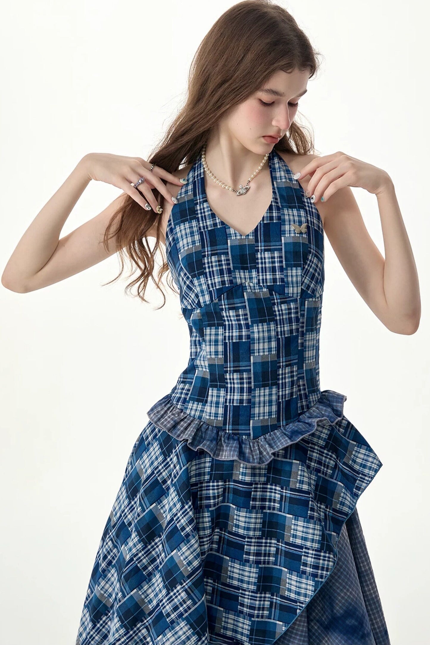 Blau kariertes asymmetrisches Neckholder-Kleid ohne Ärmel