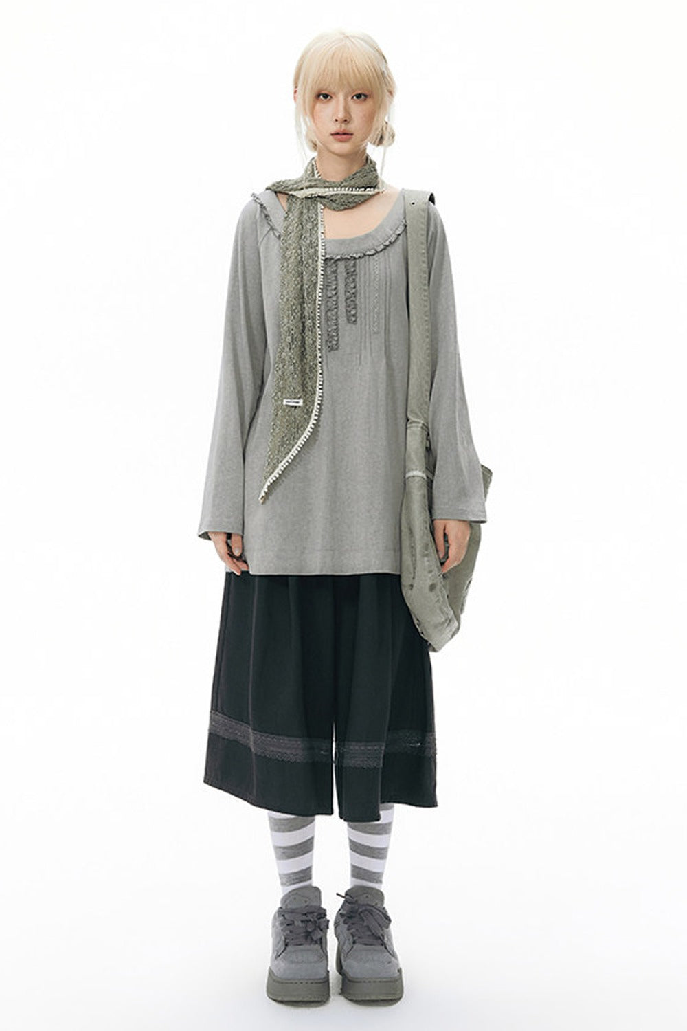 Front Chest Tuck Webbing Raglan Knit T-Shirt