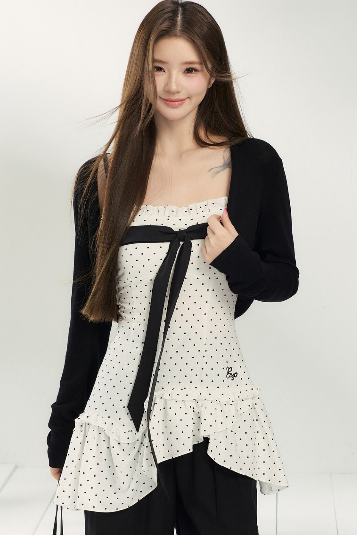 Ensemble caraco et pantalon blanc à pois