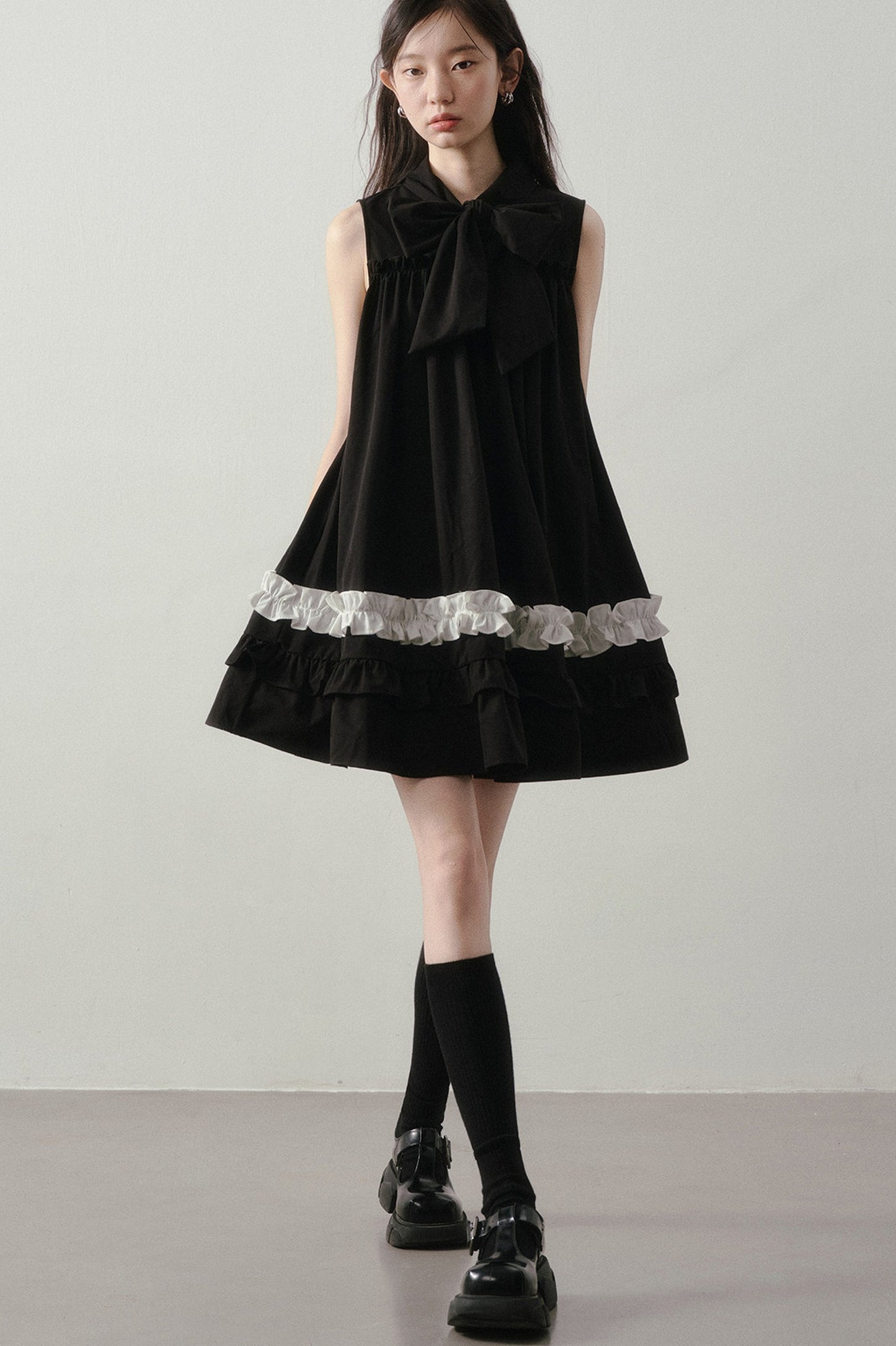 Hepburn schwarzes Spitzenkleid
