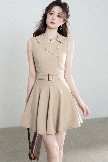 Khakifarbenes ärmelloses A-Linien-Kleid mit asymmetrischem Kragen