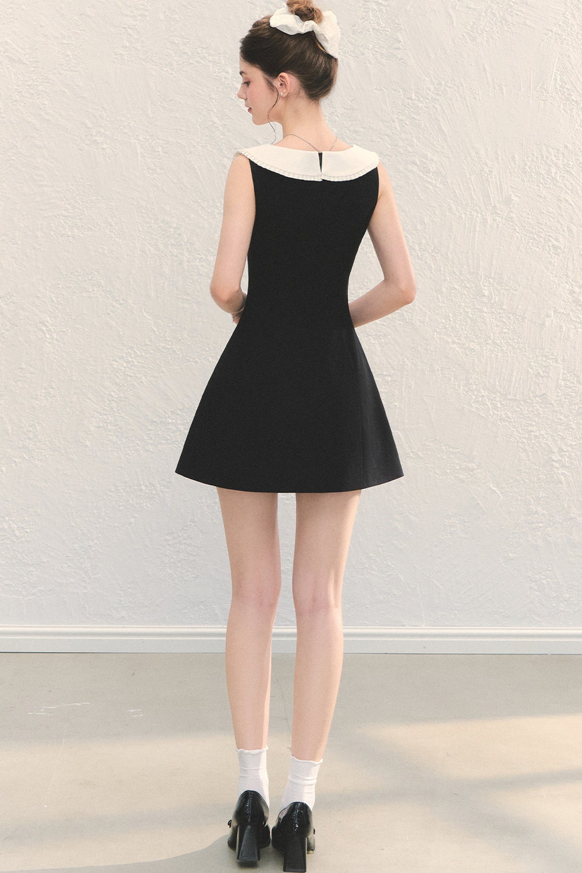 U-Neck Bow Collar Sleeveless Dress