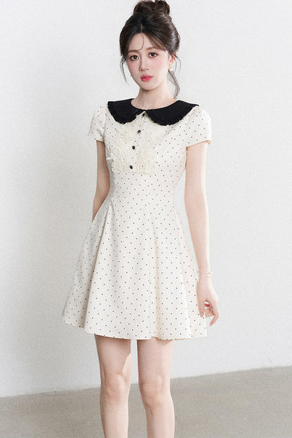 Robe trapèze à pois avec col Claudine