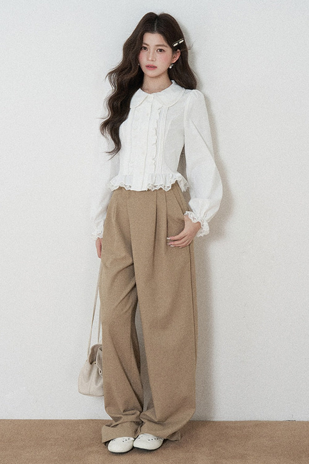 White Long-Sleeved Loose Pullover Doll Collar Shirt