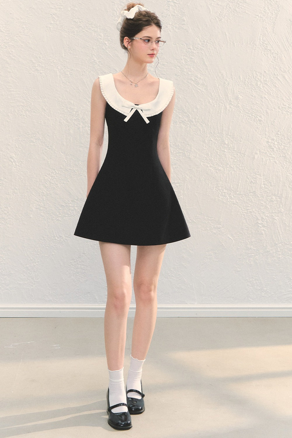 U-Neck Bow Collar Sleeveless Dress
