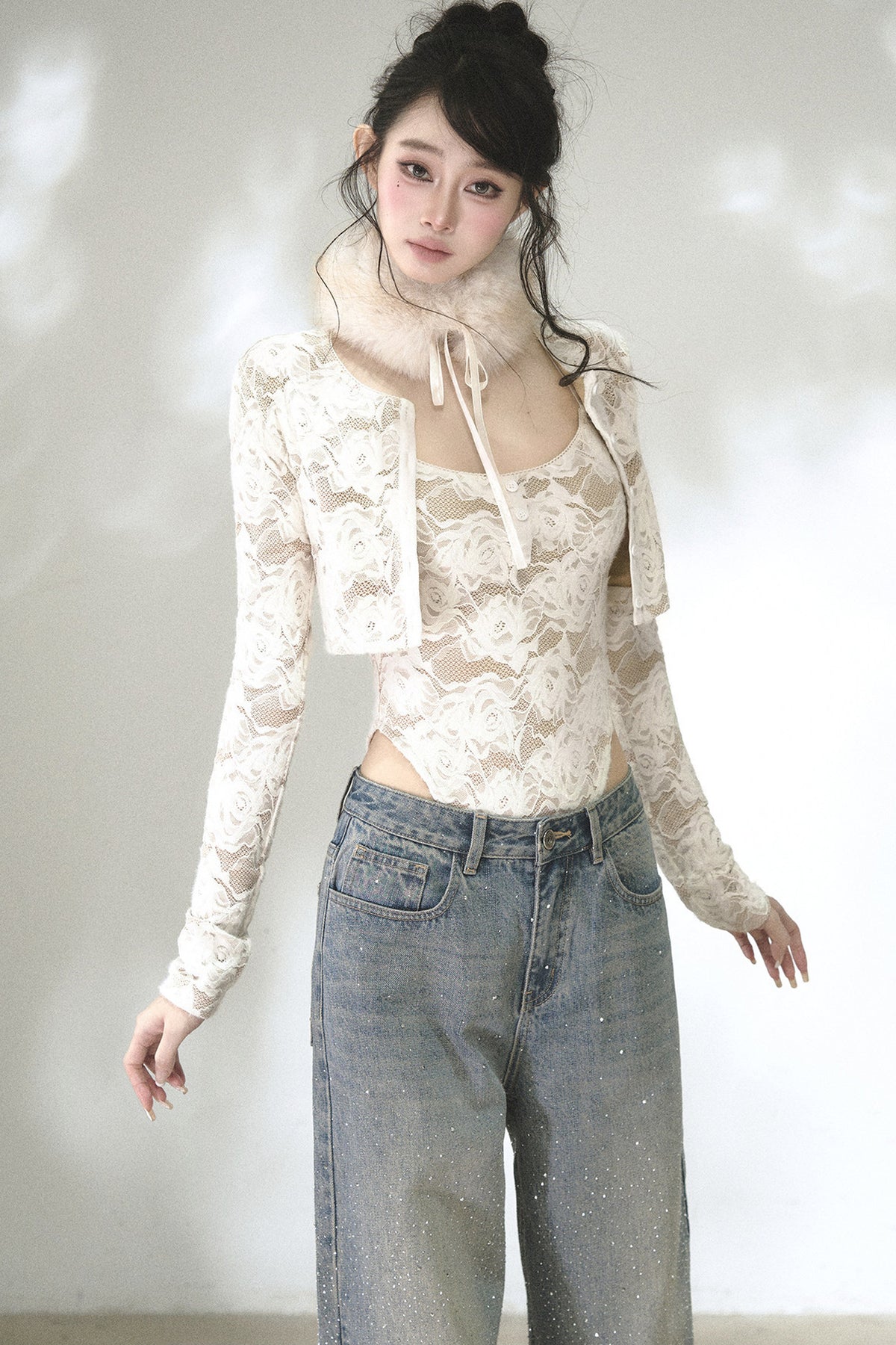 Ensemble cardigan et body caraco à dentelle