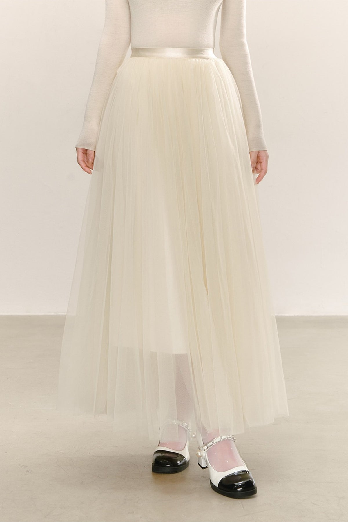 High-Waisted Loose-Fitting A-Line Mesh Skirt