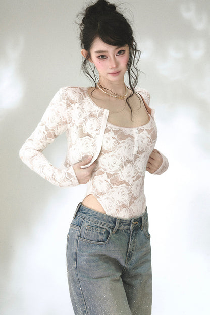 Ensemble cardigan et body caraco à dentelle