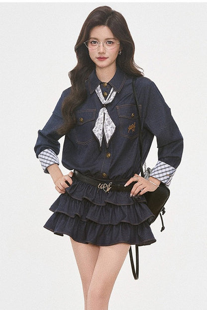 Set-up aus gestuftem Kleid im Denim-Look mit Paisley-Schal-Shirt
