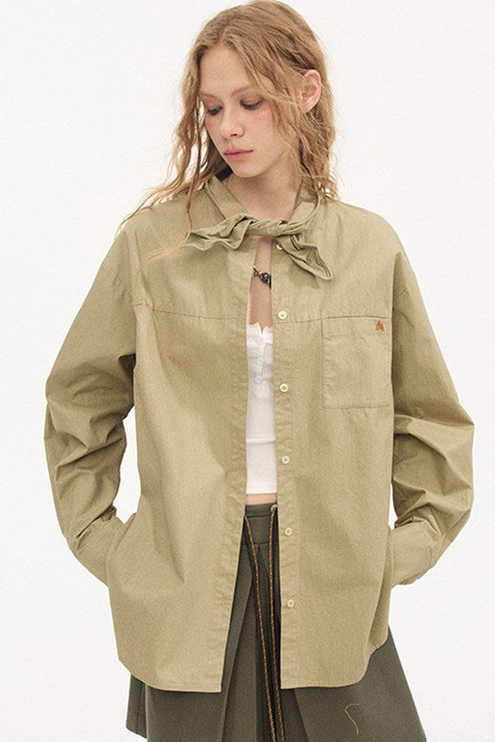 Camicia ricamata a maniche lunghe in stile preppy