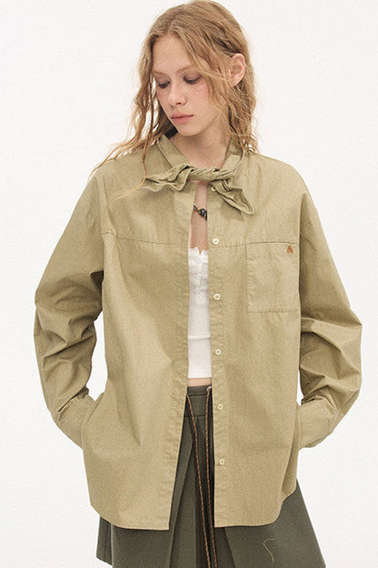 Camicia ricamata a maniche lunghe in stile preppy