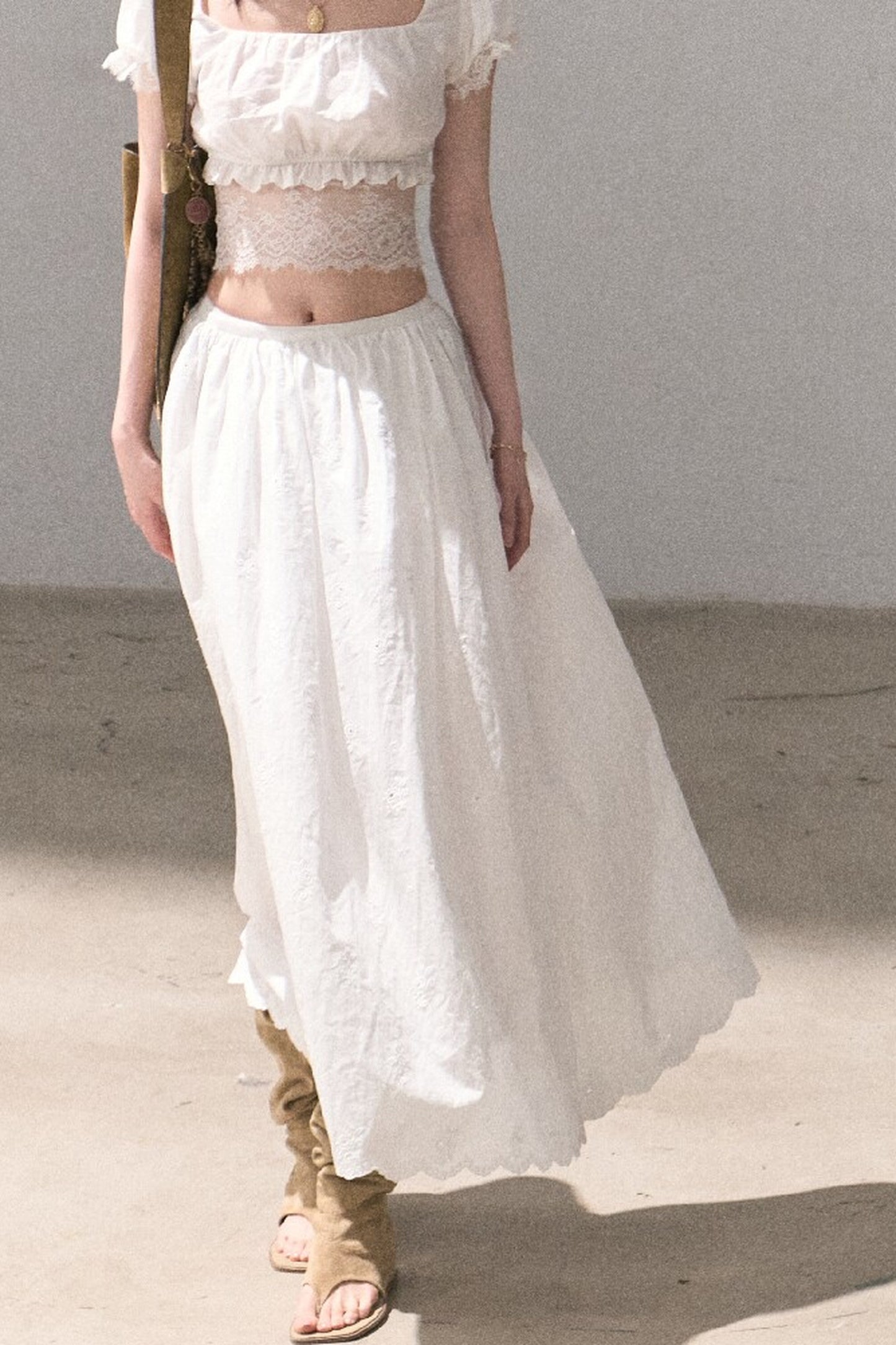 Ensemble haut et jupe en dentelle de coton à motif floral