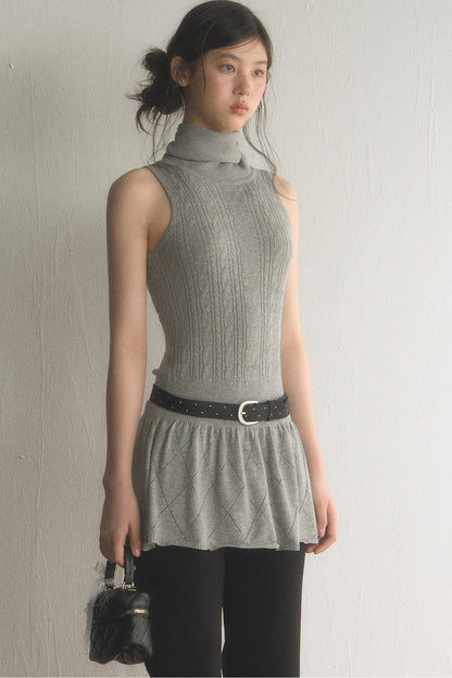 Sleeveless Quilted Knit Dress And Pants Set-Up