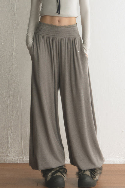 High-Waist-Hose mit weitem Bein und Spitzenbesatz