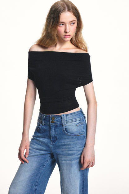 Maglia a righe con spalle scoperte