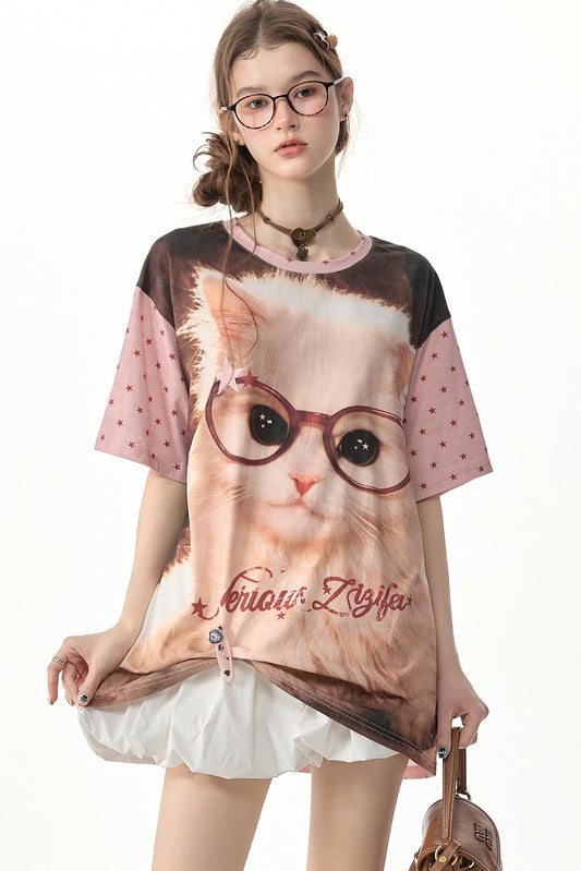 Süßes, lässiges T-Shirt mit Katzenmotiv