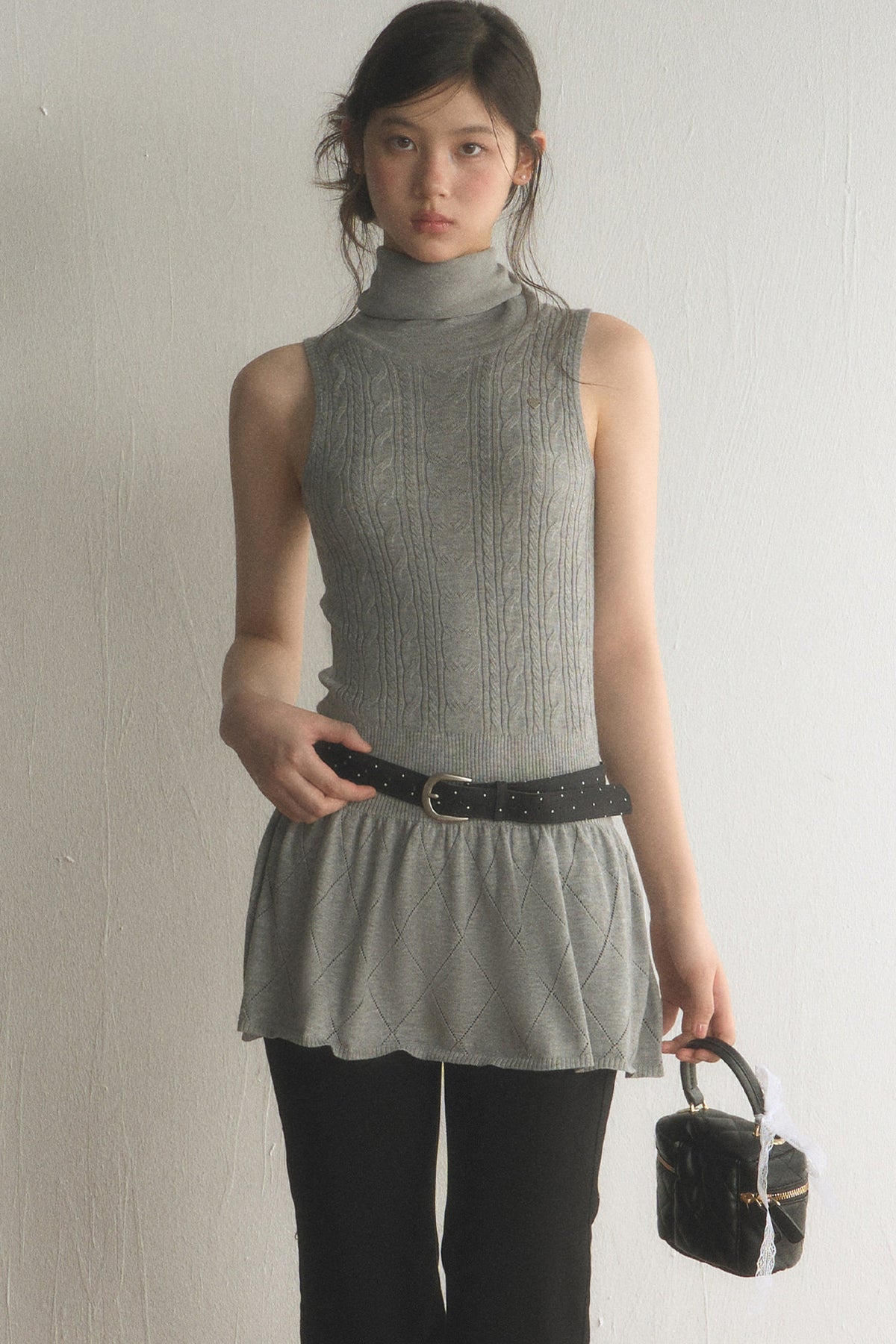 Sleeveless Quilted Knit Dress And Pants Set-Up