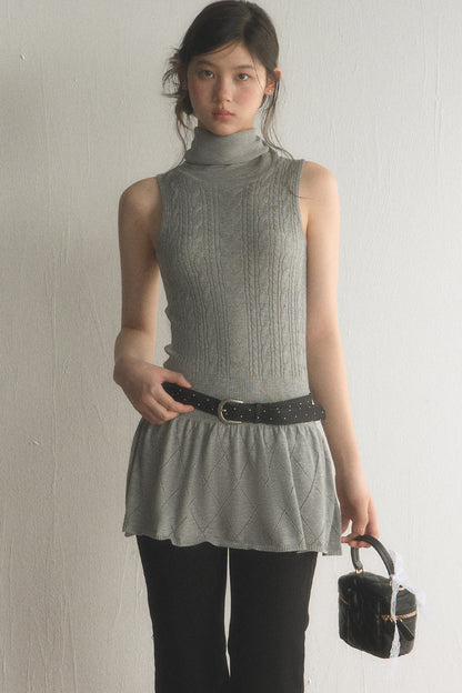 Sleeveless Quilted Knit Dress And Pants Set-Up