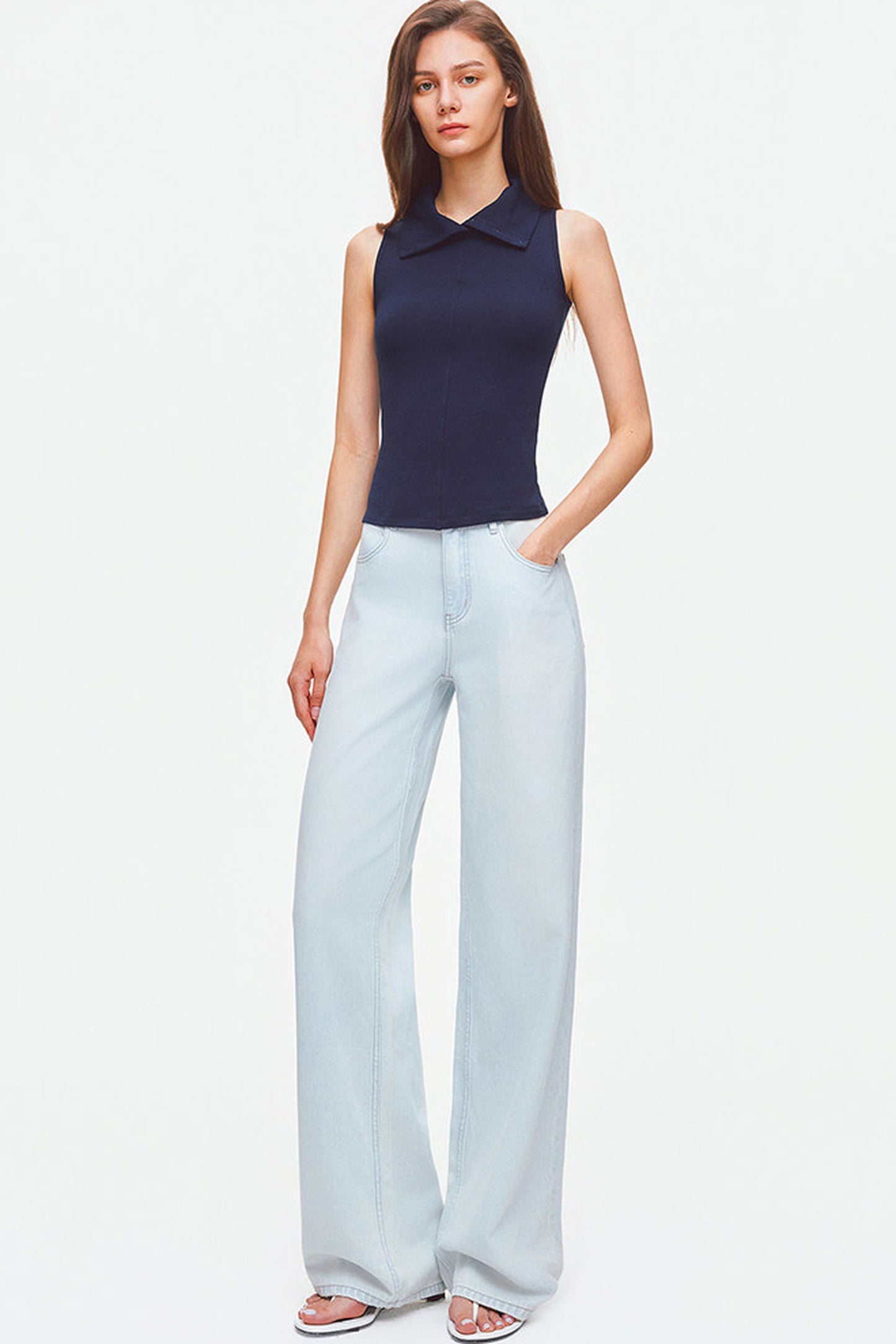 Convertible Collar Sleeveless Knit Top