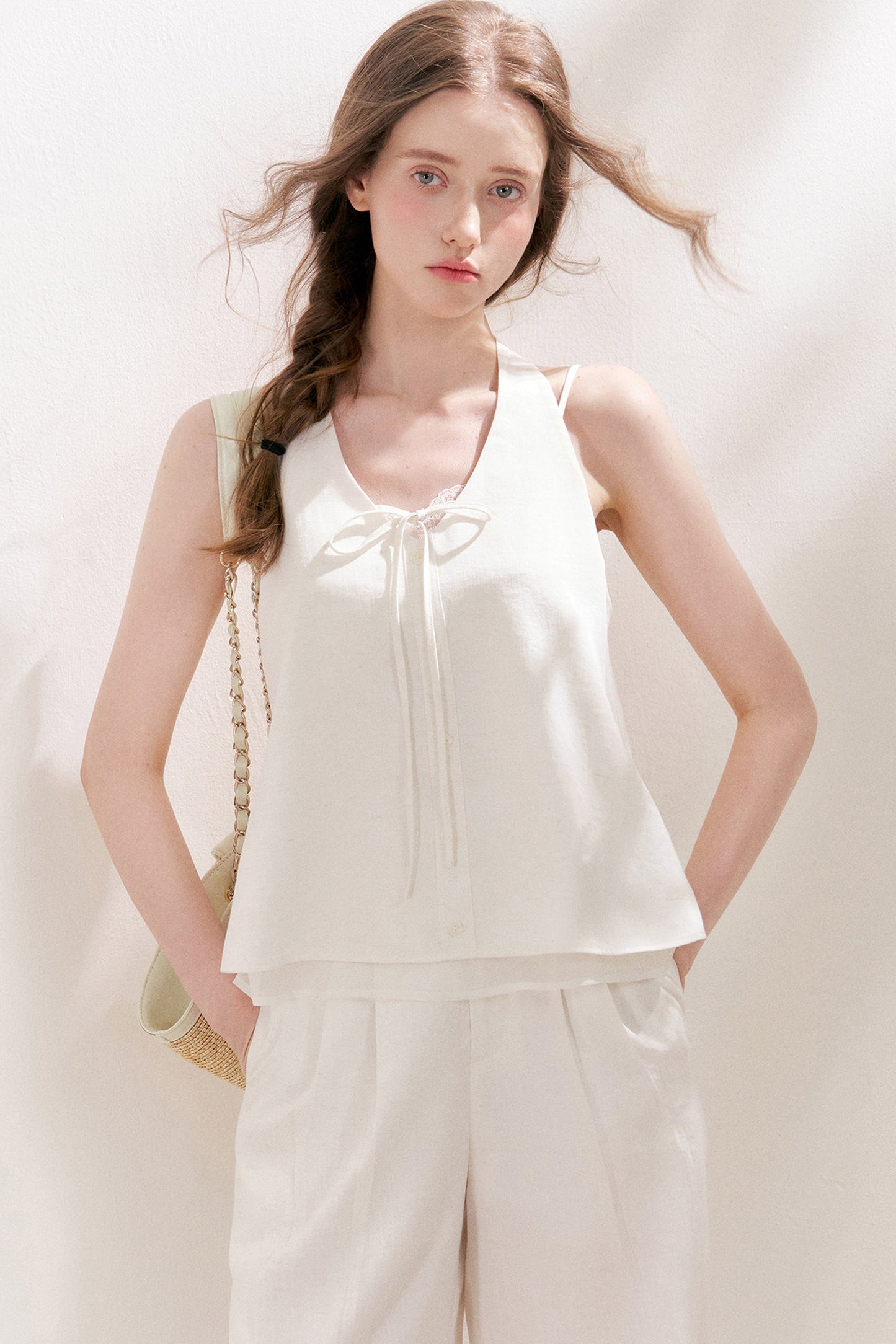 Leinen-Set aus Neckholder-Weste zum Binden und Hose mit geradem Bein