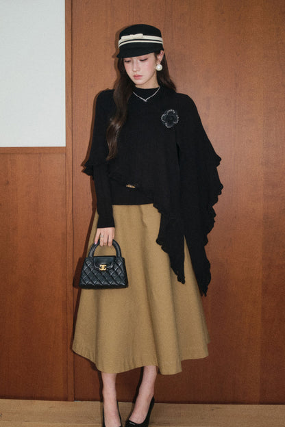 Ensemble pull et jupe noirs à bordure en dentelle