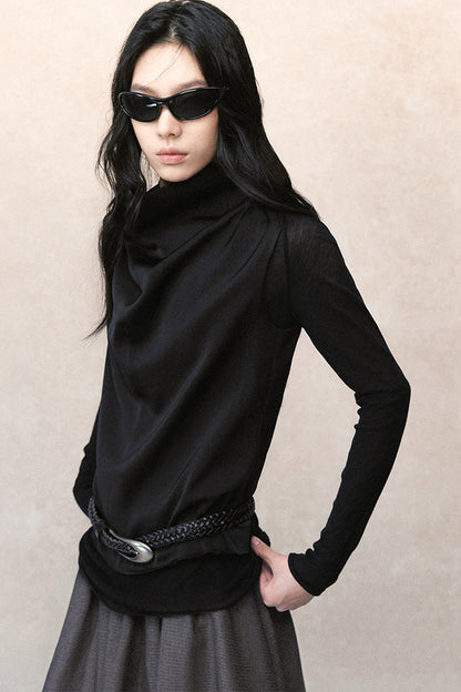 Schlichtes vielseitiges Satin-Top mit Wasserfallausschnitt