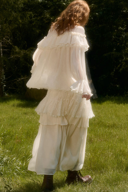 Ensemble avec haut en dentelle à col V et jupe à volants